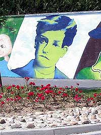 Portrait de Rimbaud sur un mur du quartier de la Houillère à Charleville