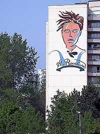 Portrait sur un immeuble du quartier de la Ronde Couture à Charleville